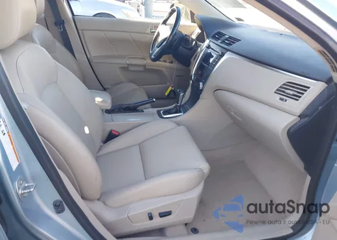 2012 Suzuki Kizashi Sport Sls z USA, uszkodzony, nr VIN JS2RF9A83C6100745